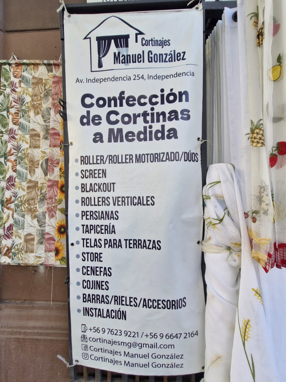 Fachada o detalle del taller de Cortinaje Manuel Gonzalez