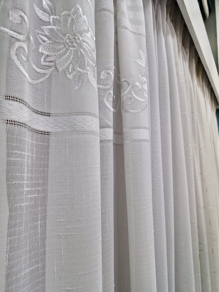 Trabajo de cortinaje a medida 74